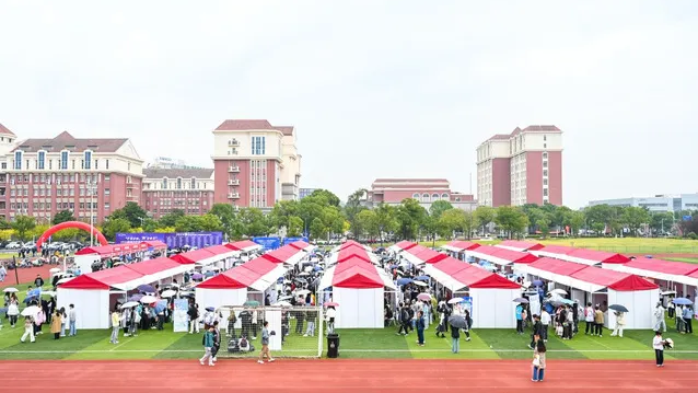 微至與未來醫(yī)療人才的春日之約｜直擊上海健康醫(yī)學(xué)院招聘
